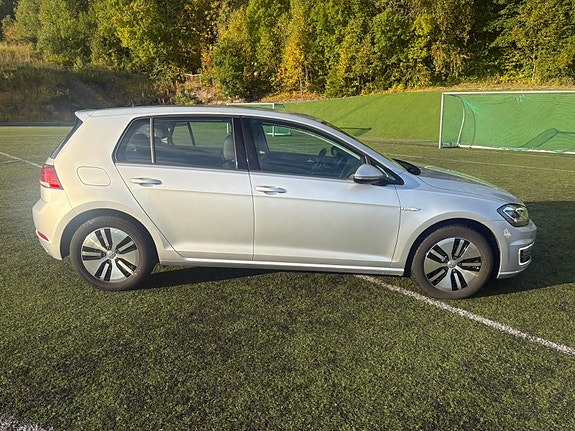 Volkswagen e-Golf VII 5 of 11