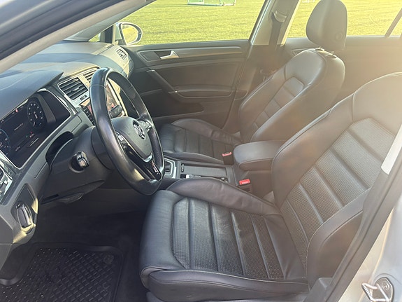 Volkswagen e-Golf VII 7 of 11