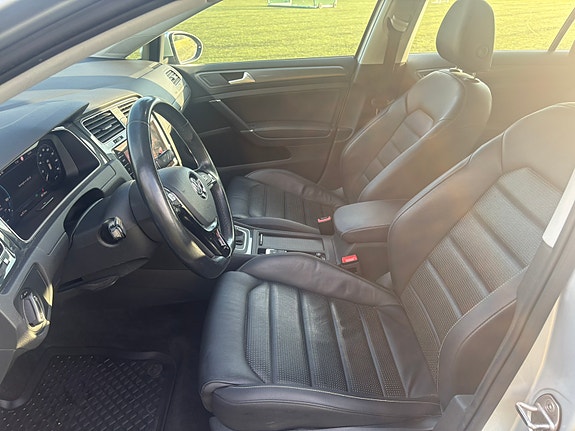 Volkswagen e-Golf VII 8 of 11