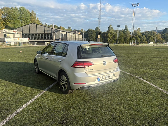 Volkswagen e-Golf VII 3 of 11