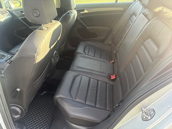 Volkswagen e-Golf VII 9 of 11