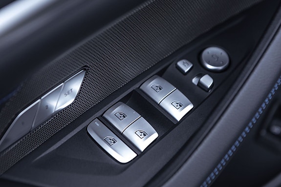 BMW i4 22 of 30