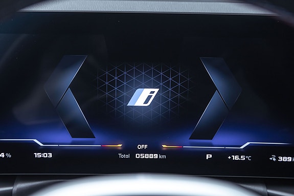 BMW i4 14 of 30