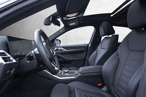 BMW i4 23 of 30
