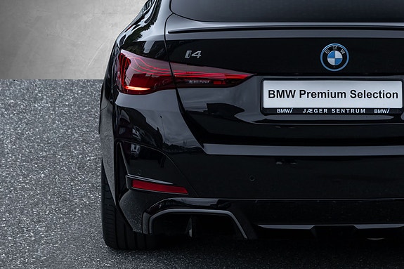 BMW i4 9 of 30