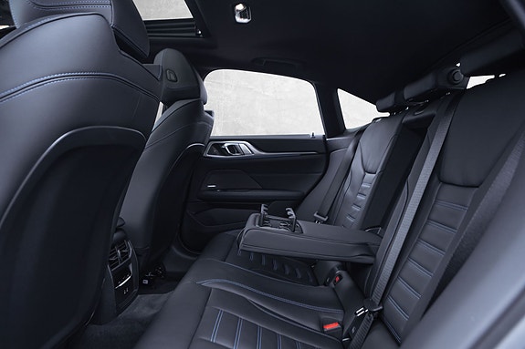 BMW i4 25 of 30