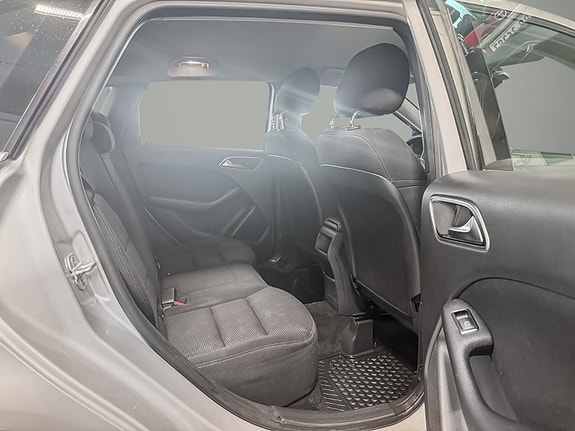 Mercedes-Benz 180 15 of 22