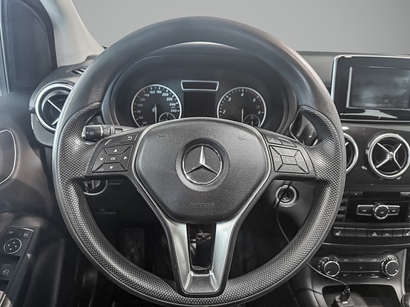 Mercedes-Benz 180 11 of 22