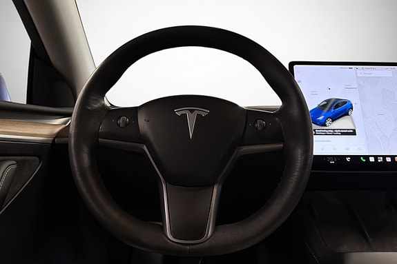 Tesla Model Y 18 of 28