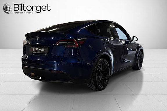 Tesla Model Y 5 of 28