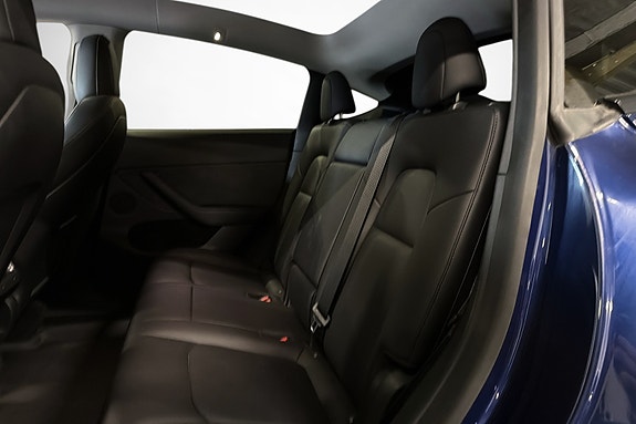 Tesla Model Y 13 of 28