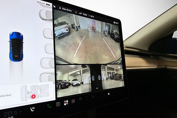 Tesla Model Y 22 of 28