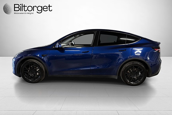 Tesla Model Y 8 of 28