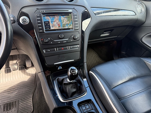 Ford Mondeo 14 of 30