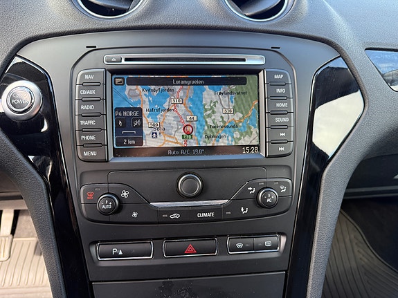 Ford Mondeo 15 of 30