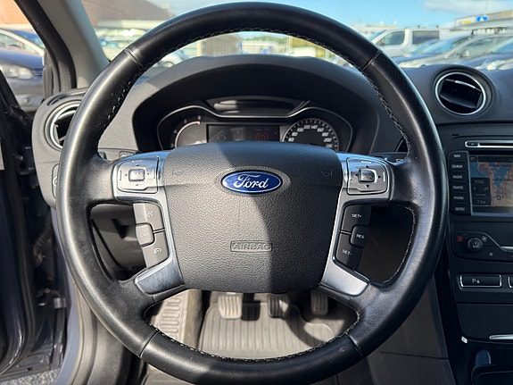 Ford Mondeo 12 of 30