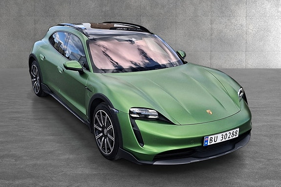 Porsche Taycan Cross Turismo 9 of 30