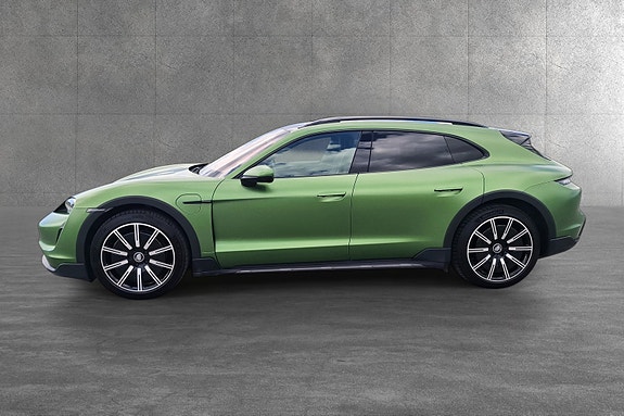 Porsche Taycan Cross Turismo 7 of 30