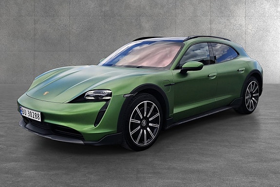 Porsche Taycan Cross Turismo 6 of 30