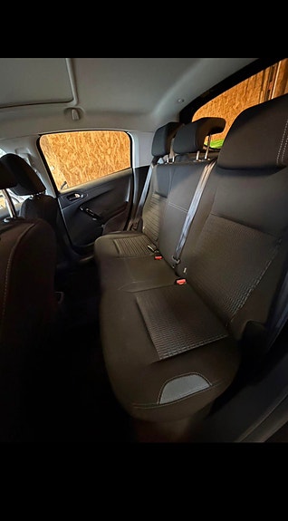 Peugeot 208 5 of 10