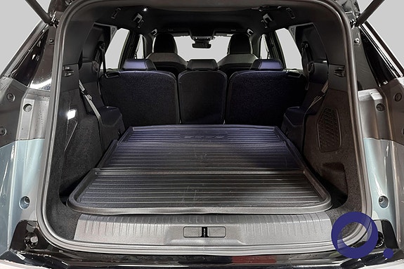 Peugeot e-5008 5 of 27
