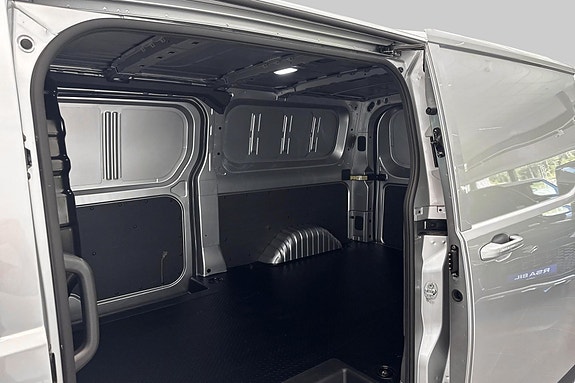 Maxus e-Deliver 7 13 of 18