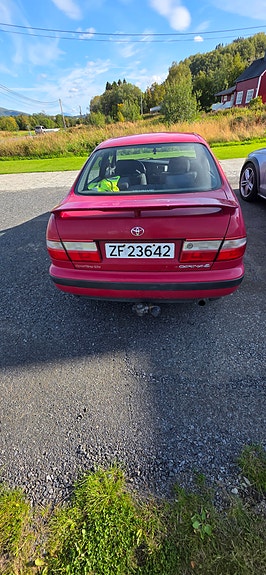 Toyota Carina E 3 of 4
