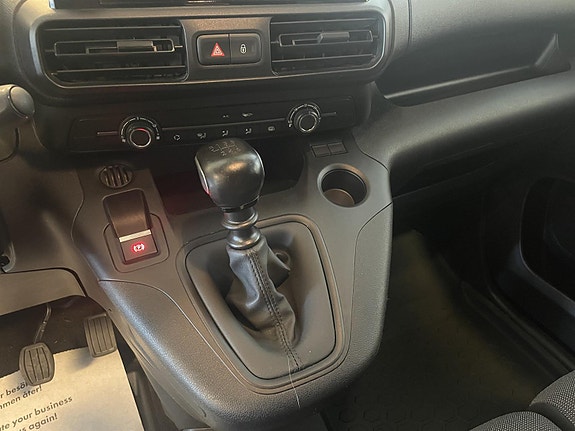 Peugeot Partner 17 of 23