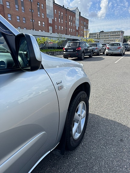 Toyota RAV4 16 of 30