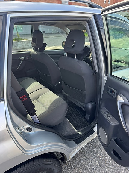 Toyota RAV4 15 of 30