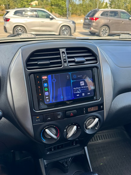 Toyota RAV4 21 of 30
