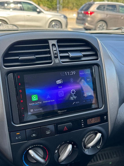 Toyota RAV4 23 of 30