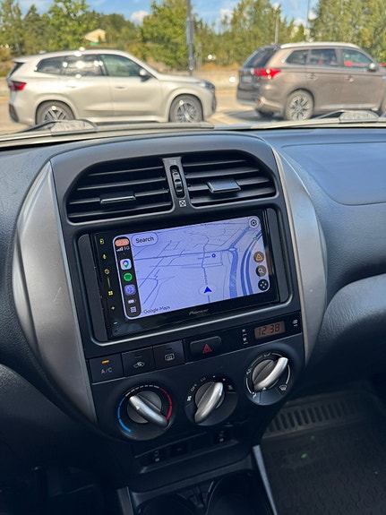 Toyota RAV4 22 of 30
