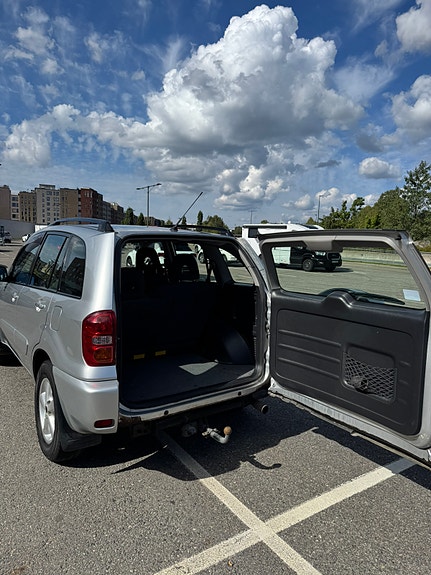 Toyota RAV4 11 of 30