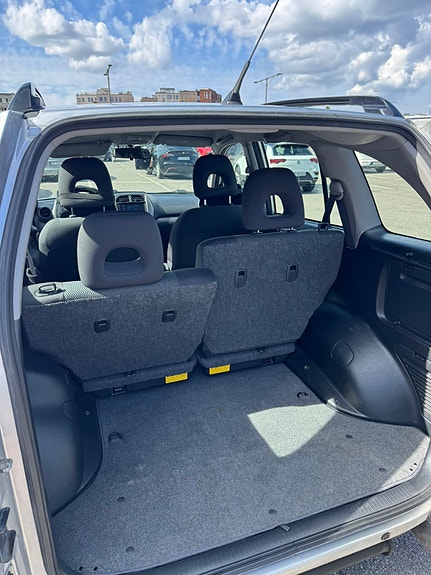 Toyota RAV4 14 of 30