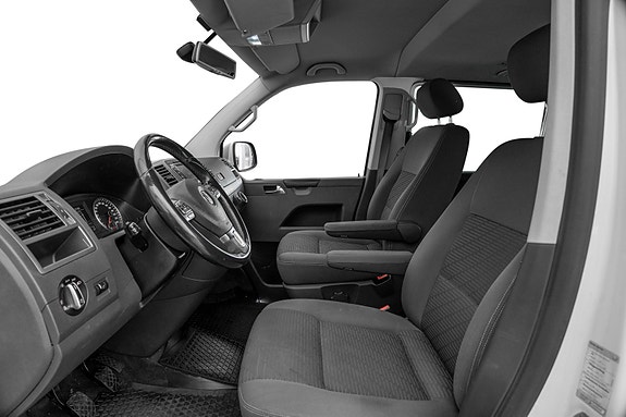 Volkswagen Multivan 18 of 24