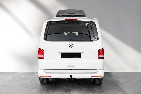 Volkswagen Multivan 8 of 24