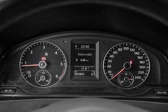 Volkswagen Multivan 11 of 24
