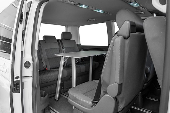 Volkswagen Multivan 20 of 24