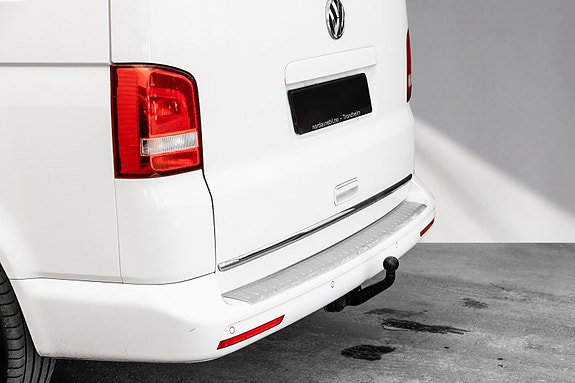 Volkswagen Multivan 6 of 24
