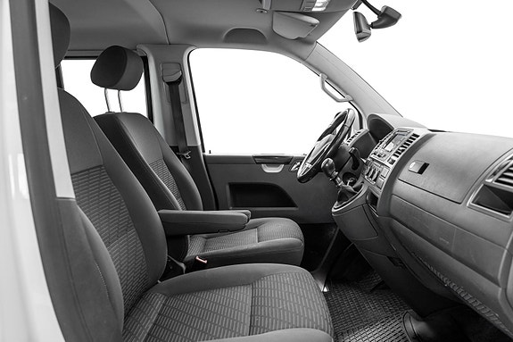 Volkswagen Multivan 24 of 24