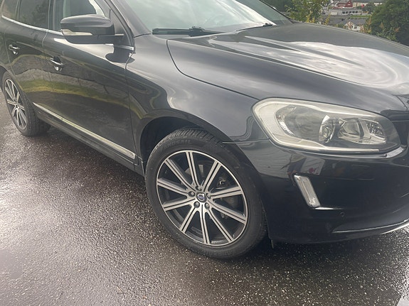 Volvo XC60 10 of 30