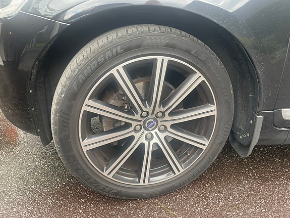 Volvo XC60 5 of 30
