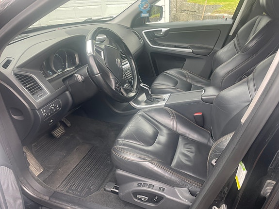 Volvo XC60 12 of 30