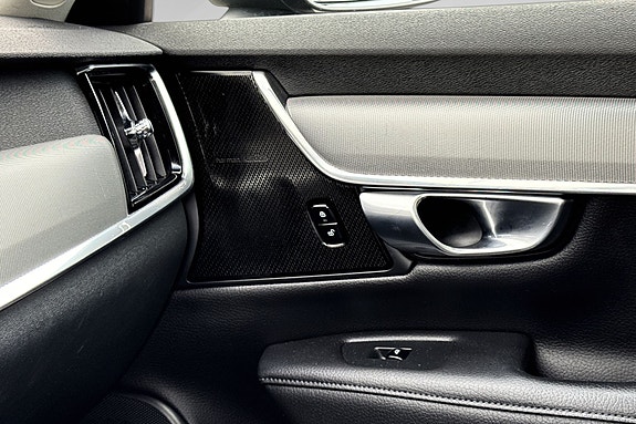 Volvo V90 Cross Country 11 of 20