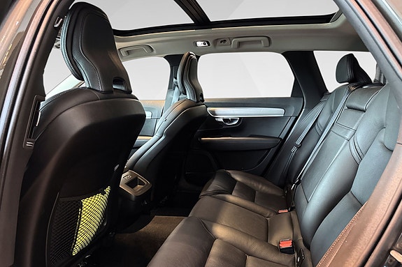 Volvo V90 Cross Country 15 of 20