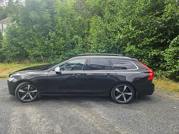 Volvo V90 2 of 30