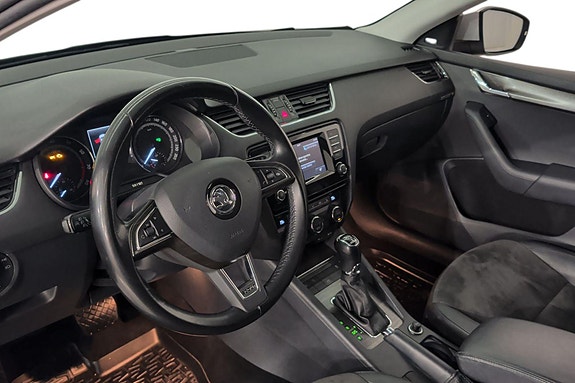 Skoda Octavia Scout 18 of 30