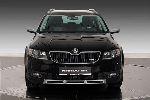 Skoda Octavia Scout 2 of 30
