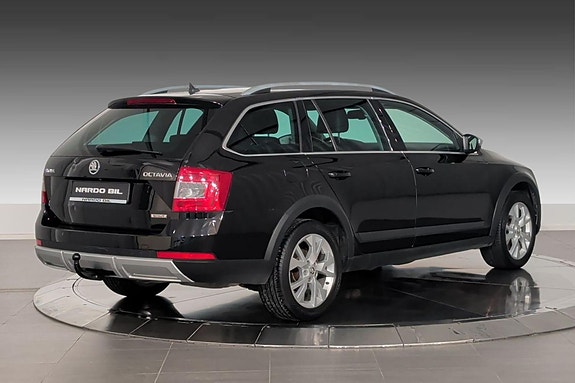 Skoda Octavia Scout 7 of 30